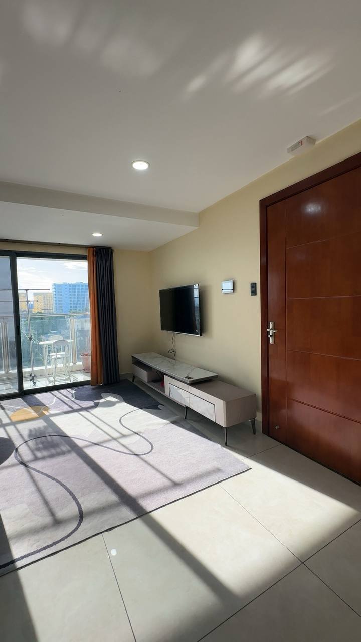 大捡漏出售 皇庭尚城 4室1厅2卫， 129平方 原价1700万比索 现价700万净收