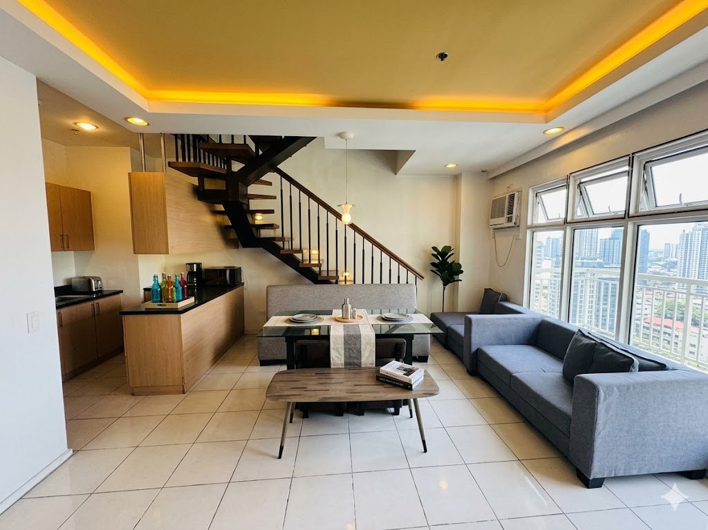 Two Serendra Encino 跃层公寓一手出租