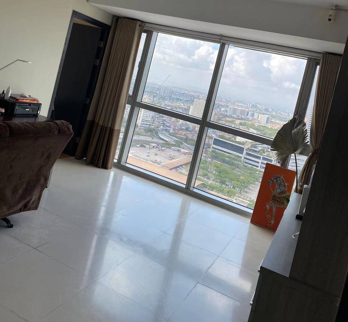 One Serendra  east tower 3室一手出租