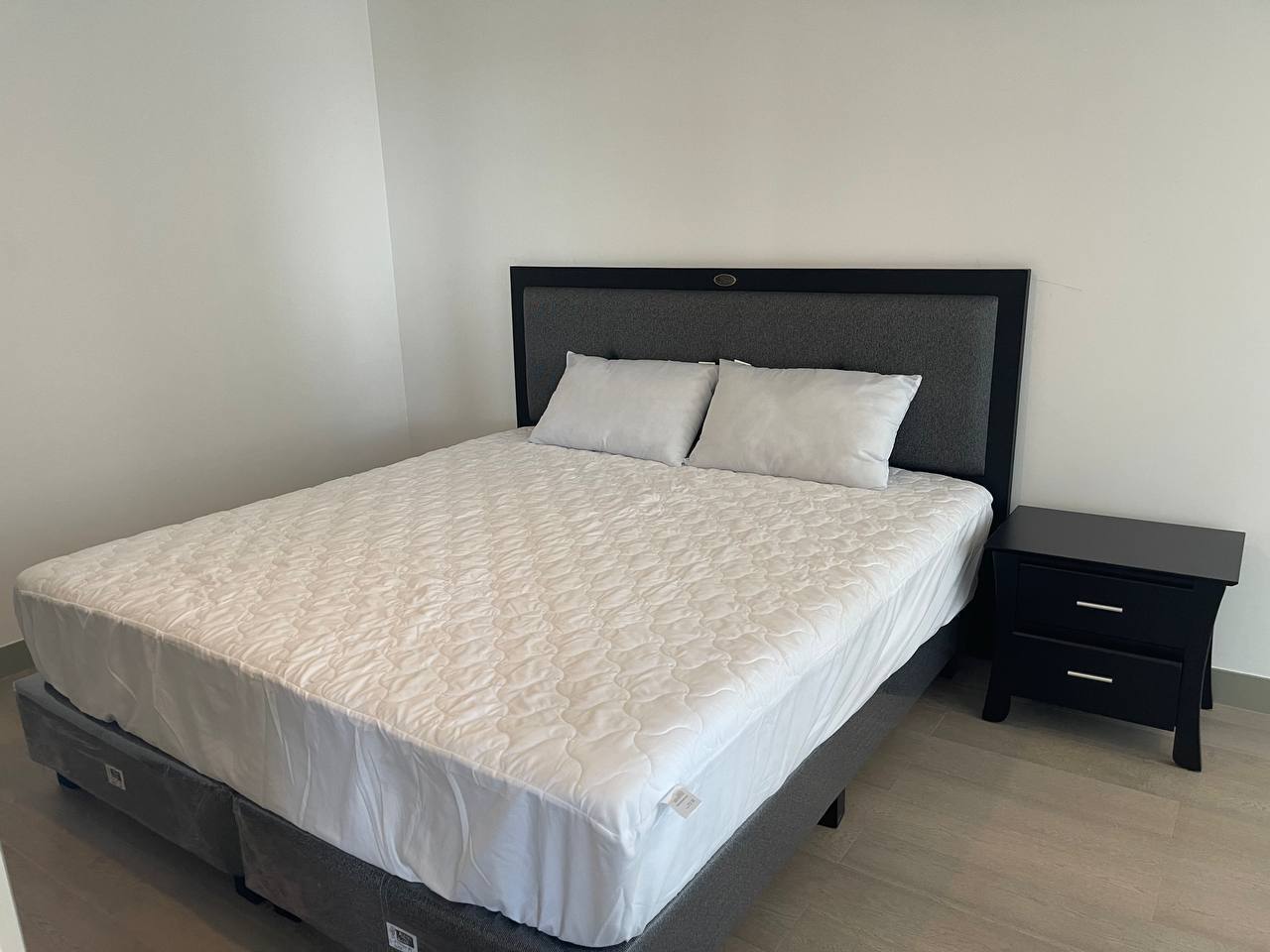 🏠Makati Spire Century Tower apartment for rent🏠
